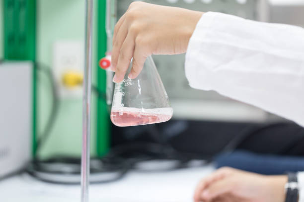 istock Experiment chemical of urine with Benedict s solution in the laboratory. 879062392