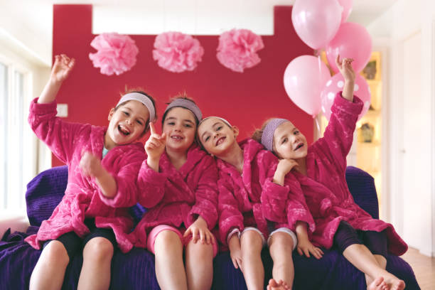 istock Kids Spa Birthday Party 879112096