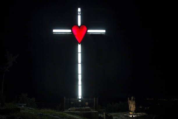 istock luminous cross in Stallavena 879187188