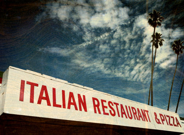 istock Italian restaurant sign 879239990