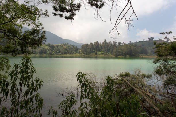 istock A sulfur lake in Giava 879264706