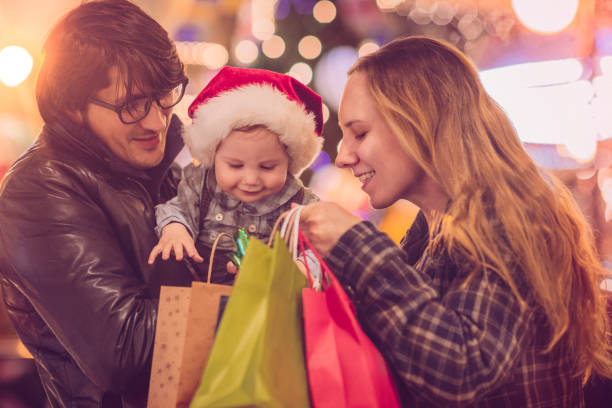 istock Family shopping on Christmas 879279142