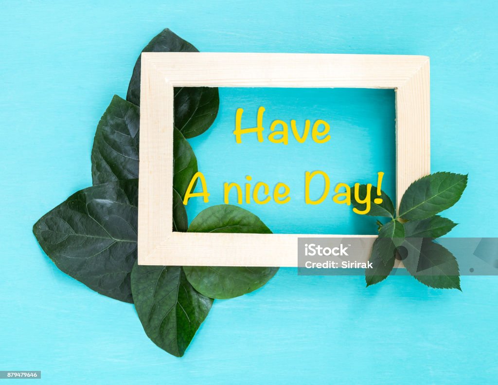 Foto de Tenha Um Bom Dia Na Moldura De Madeira Com Folha Verde Fresca Decorar e mais fotos de stock de Antigo - iStock Foto de Tenha Um Bom Dia Na Moldura De Madeira Com Folha Verde Fresca Decorar e mais fotos de stock de Antigo - iStock