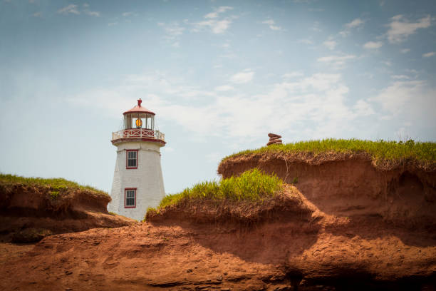 световая станция норт-пойнт - rock lighthouse nautical vessel nature стоковые фото и изображения