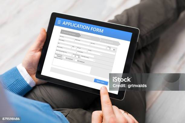 Foto de Exemplo De Formulário De Aplicativo No Computador Tablet e mais fotos de stock de Formulário de Aplicação