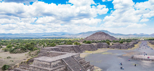 istock Teotihuacan Pyramids Mexico 879631392