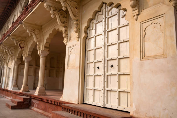 istock Golden Pavilion in Fort of Agra 879650982