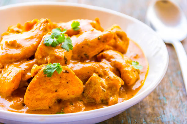 butter chicken - indische curry-huhn - curry sauces stock-fotos und bilder