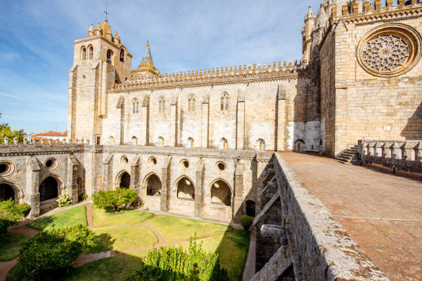 istock Evora old town in Portugal 879732278
