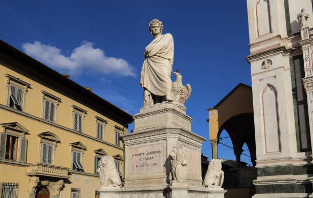 istock Statue of Dante in Florence, Italy 879732654
