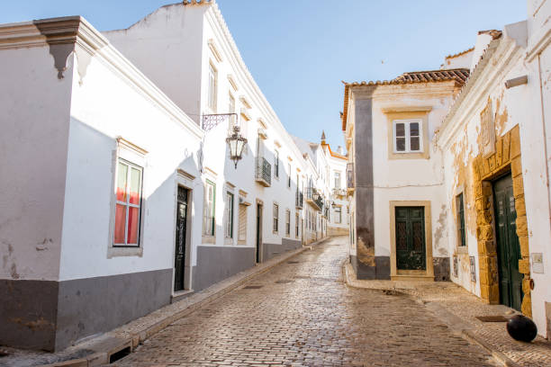 istock Faro street view in Portugal 879741594