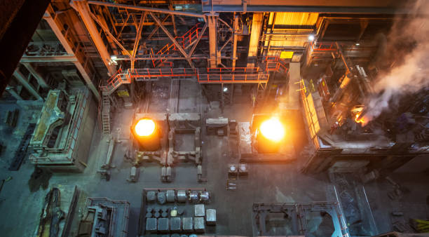 steel is increasingly being produced in integrated steelworks - industrie imagens e fotografias de stock