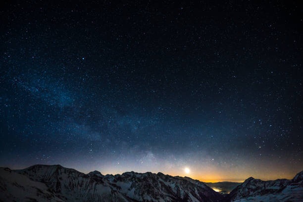 cloud typologies - night sky milky way - nocturnal image imagens e fotografias de stock