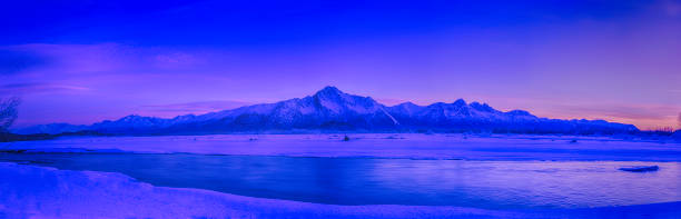istock Winter Sunset Over the Matanuska River Valley 880033498