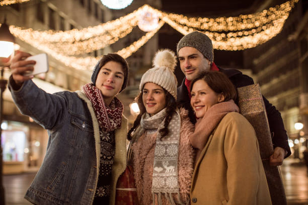 istock Family selfie 880090338