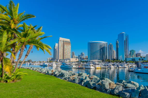 Stadtbild mit Wolkenkratzern der Skyline von San Diego, Ca – Foto