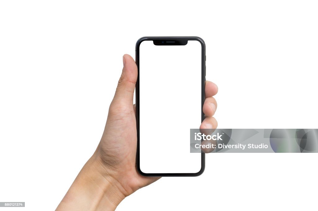 La mano dell'uomo mostra lo smartphone mobile con schermo bianco in posizione verticale isolato su sfondo bianco - Foto stock royalty-free di Darsi la mano