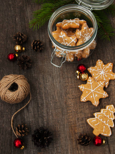 istock Christmas gingerbread cookies 880404418
