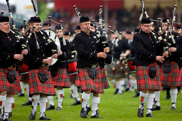 gaiteiros no jogos das terras altas - dunoon - escócia - kilt - fotografias e filmes do acervo