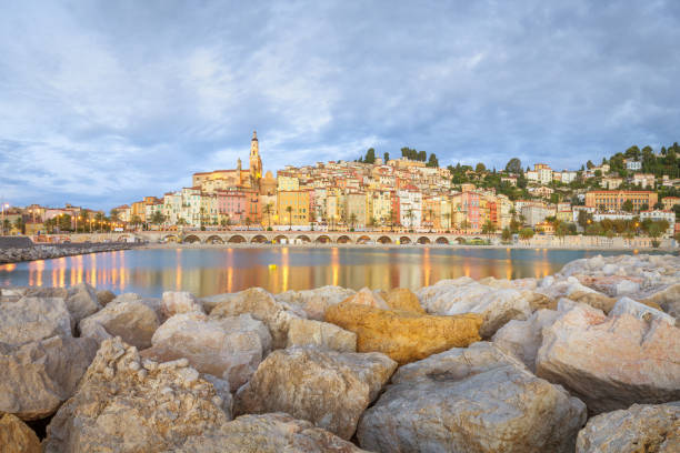 istock Chin - France 880441024