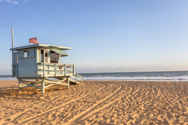 istock Lifeguard cabin on Santa Monica beach 880532598