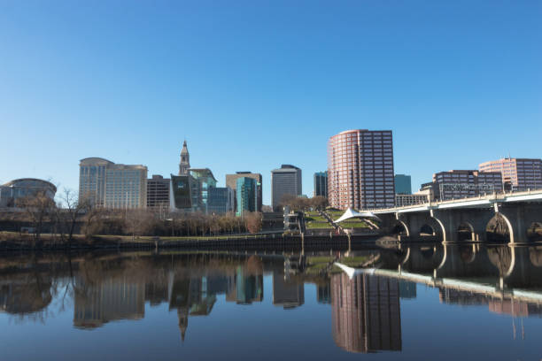 istock View of Hartford and the Founders Bridge 880583612