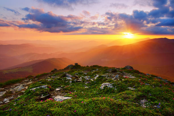 istock Amazing mountain landscape 880589076