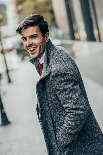 istock Elegant man in the city 880594048