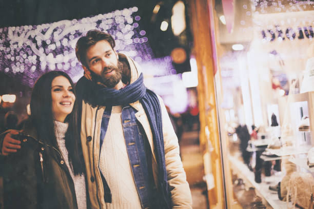 istock Holiday sale discounts 880619834