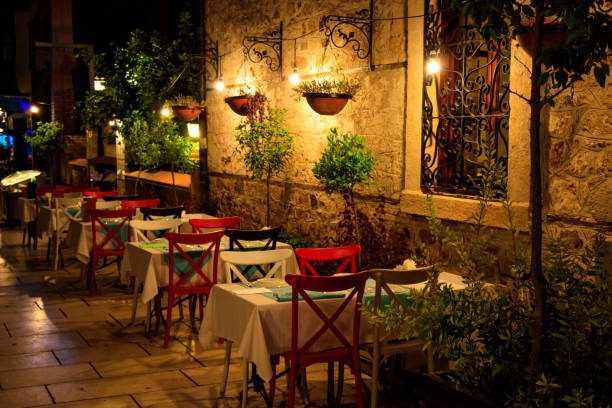 istock Night time in the streets of Antalya 880695934
