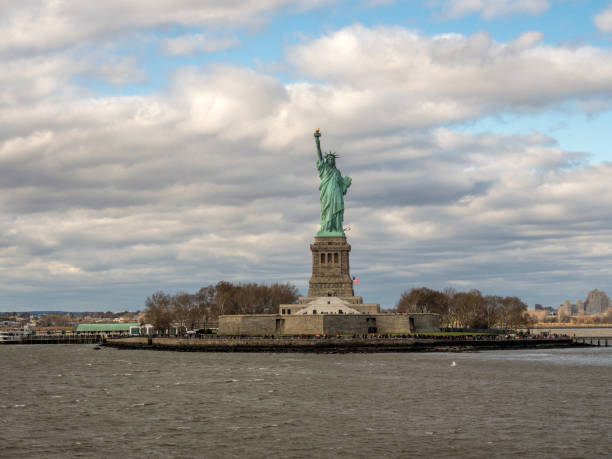 istock Statue of Liberty 880855214