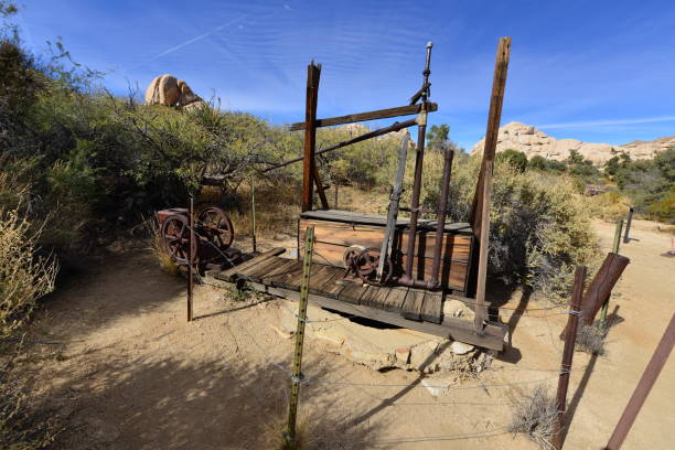 istock Rotting gold mill at the Joshua Tree National park 880855722