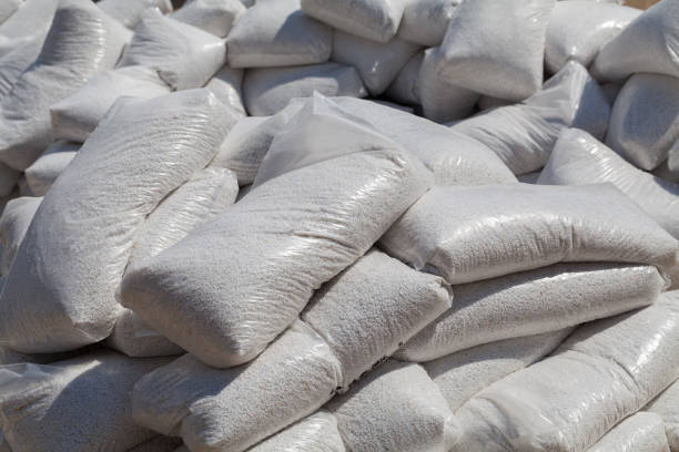 istock bags with gravel 880875508
