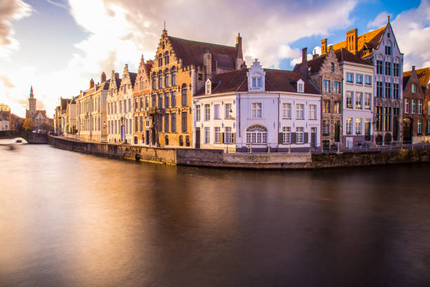 bruges, bélgica - bruges cityscape europe autumn - fotografias e filmes do acervo