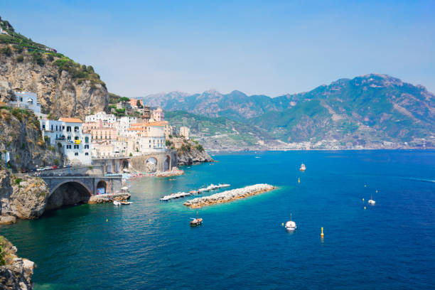 istock Amalfi coast, Italy 880936640