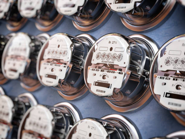 usan de medidores eléctricos en una fila de medición de potencia. concepto de consumo de electricidad. - fuel indicator fotografías e imágenes de stock