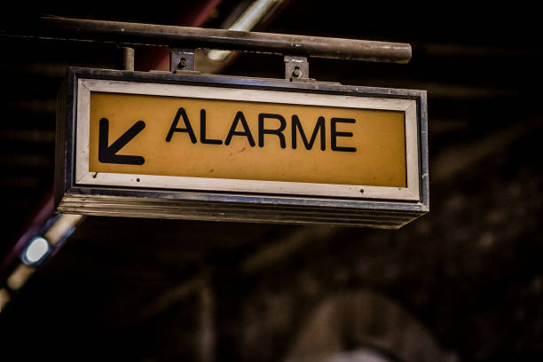 istock Alarm sign in a Paris train station 880981154