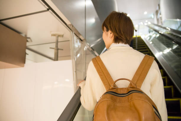 istock Young Japanese women 880981250