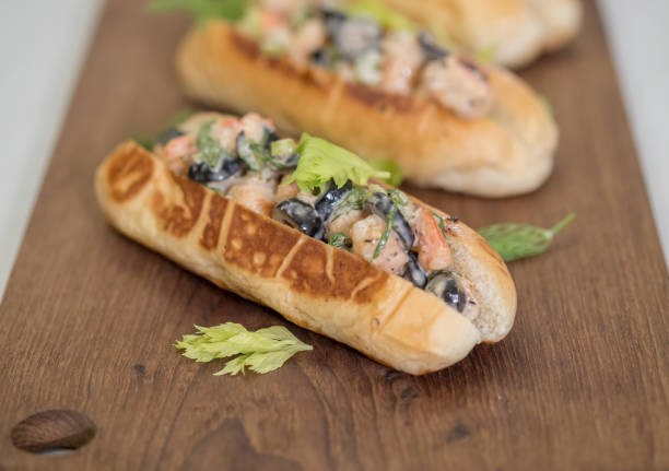 istock Close up Homemade shrimp Roll. (selective Focus) 881016816