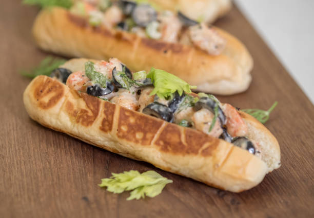 istock Close up Homemade shrimp Roll. (selective Focus) 881016874
