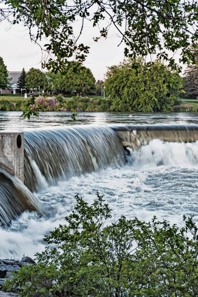 istock Snake River Idaho Falls in Town 881048684
