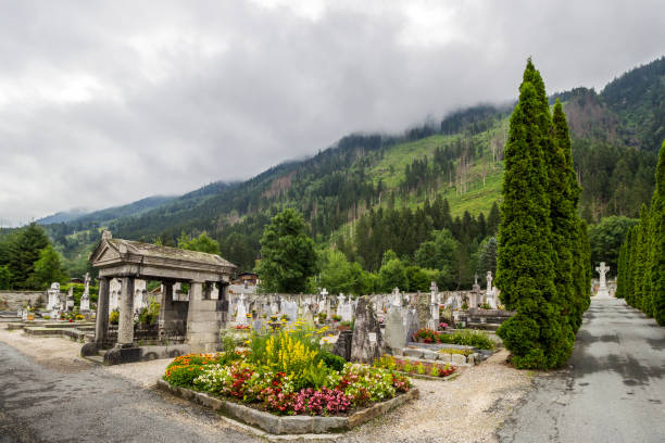 Small Church of San Vito (Kirche St. Veit) with cemetery, in Braies Valley (Val di Braies), Braies or Prags municipality, Fanes-Senes-Braies nature park, Pusteria valley, Dolomites, South Tyrol, Trentino-Alto Adige, Bolzano province, Italy, Europe.