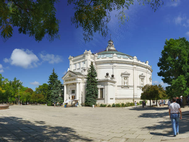 the building of the panorama of the heroic defense of sevastopol in 1854-1855 on the historic boulevard. sunny summer day - 1855 imagens e fotografias de stock