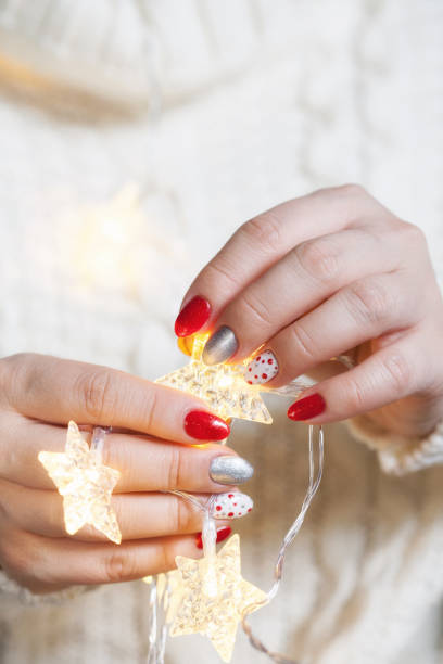 istock Christmas Nail art manicure 881141764