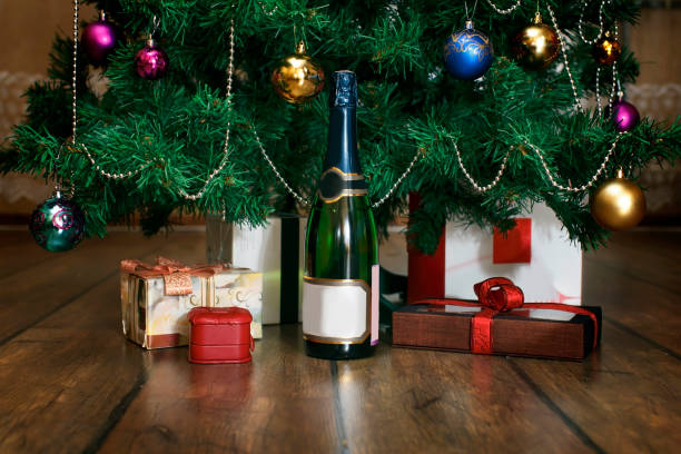istock Champagne, gifts, Christmas tree 881152468