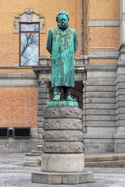 istock Henrik Ibsen statue in Oslo, Norway 881172518