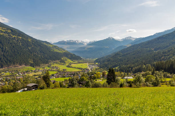 istock Alpine rural landscape in Western Carinthia, Austria. 881175586