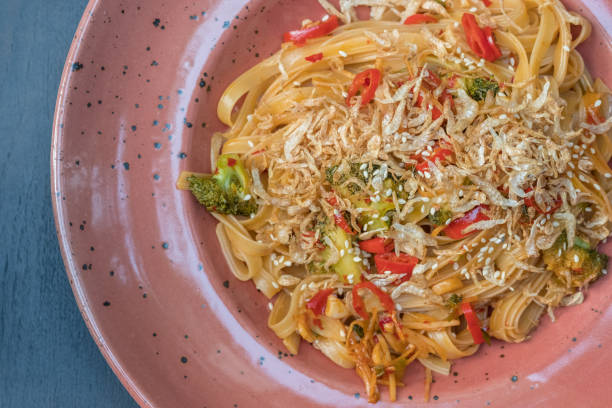 istock Close up Spicy Sichuan Pasta.(selective focus) 881193014