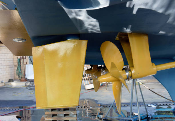 istock Hull Out/Repair. 881217918