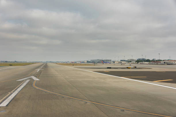 istock Airport Runway - San Jose, California 881260508